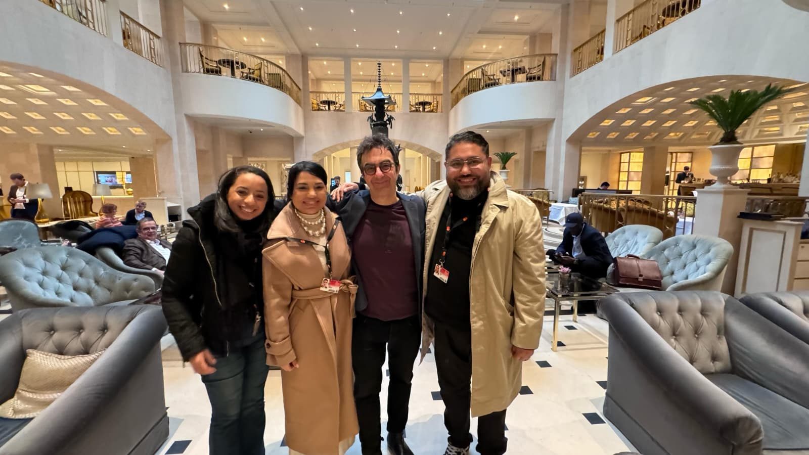 Diretor Atom Egoyan elogia a cultura brasileira em entrevista à Conecta Magazine no Festival de Berlim